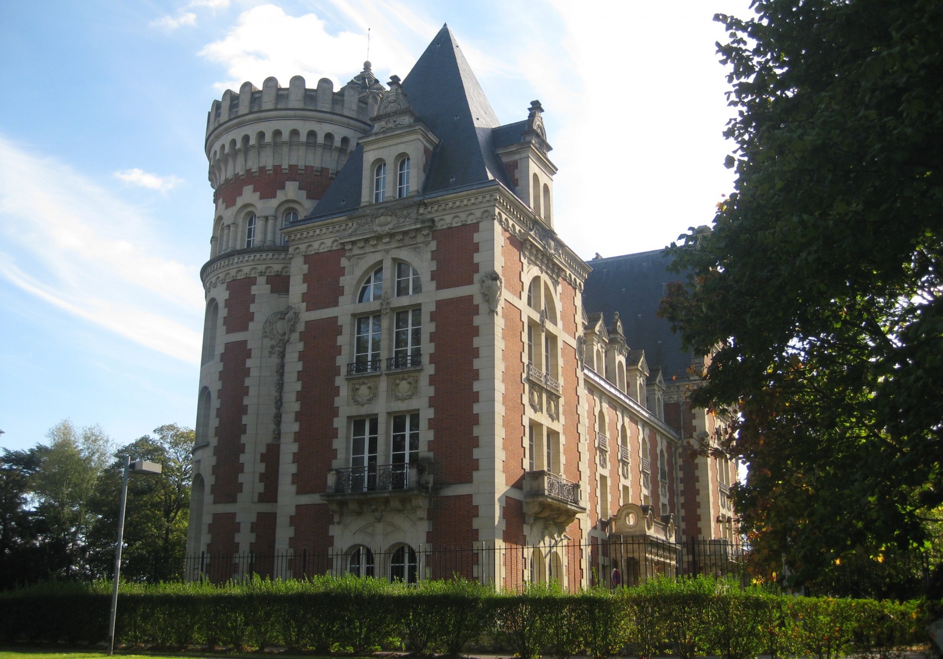 Chateau  du lycee international